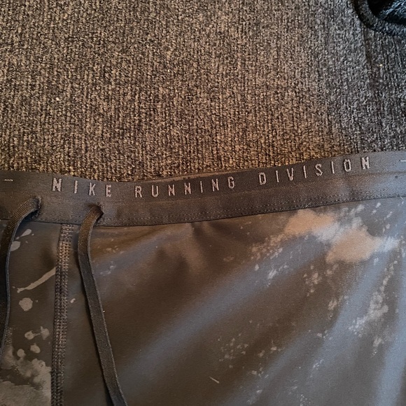 Nike Dri-Fit ADV Run Division 4” Black/Grey Running Shorts Size 2XL - Picture 4 of 10